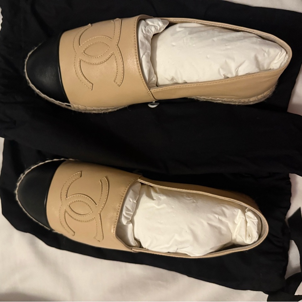CHANEL Two-Tone Beige and Black Espadrilles